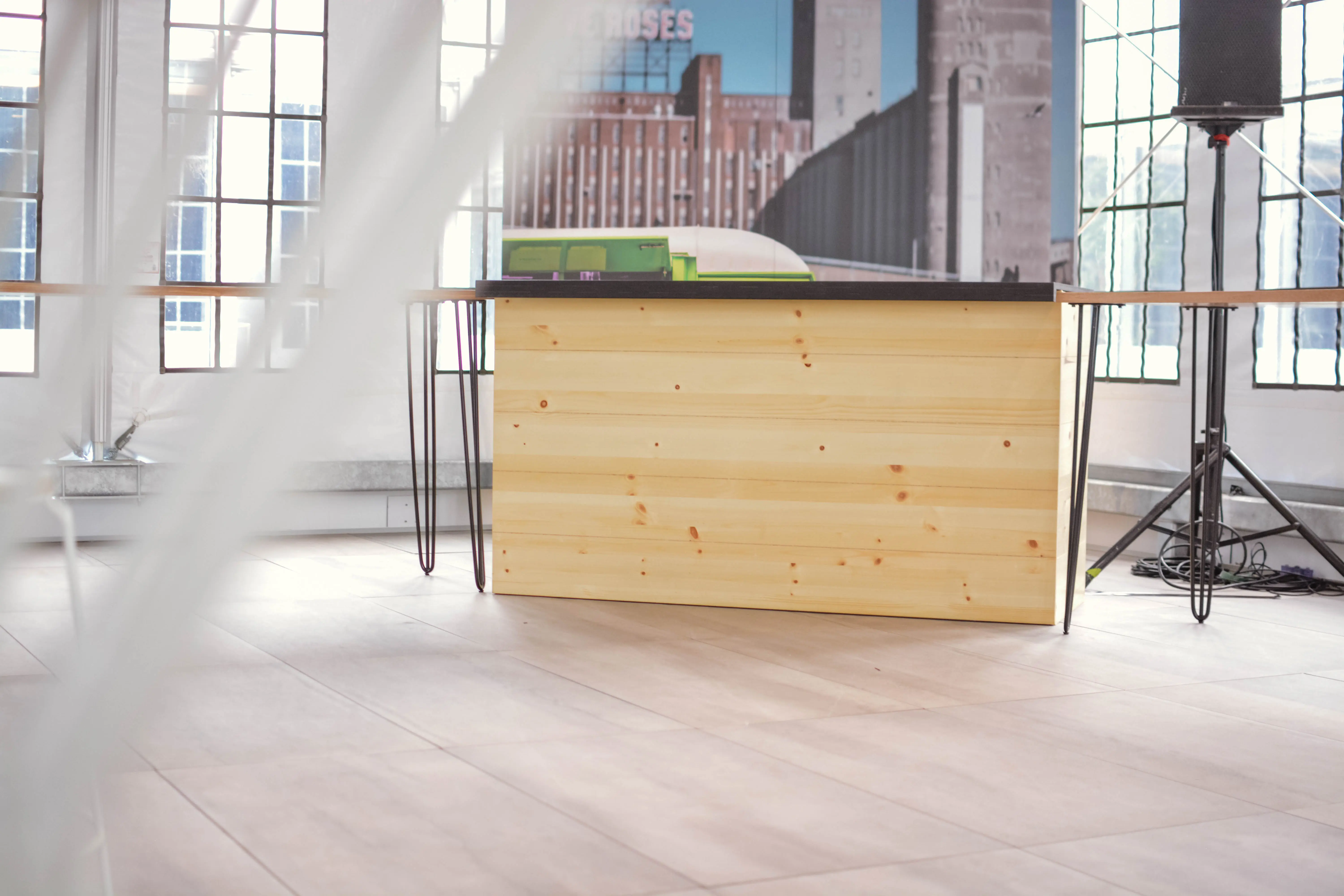 Nordique bar - 6' - Pine wood used in the inspiration Bar Forestier