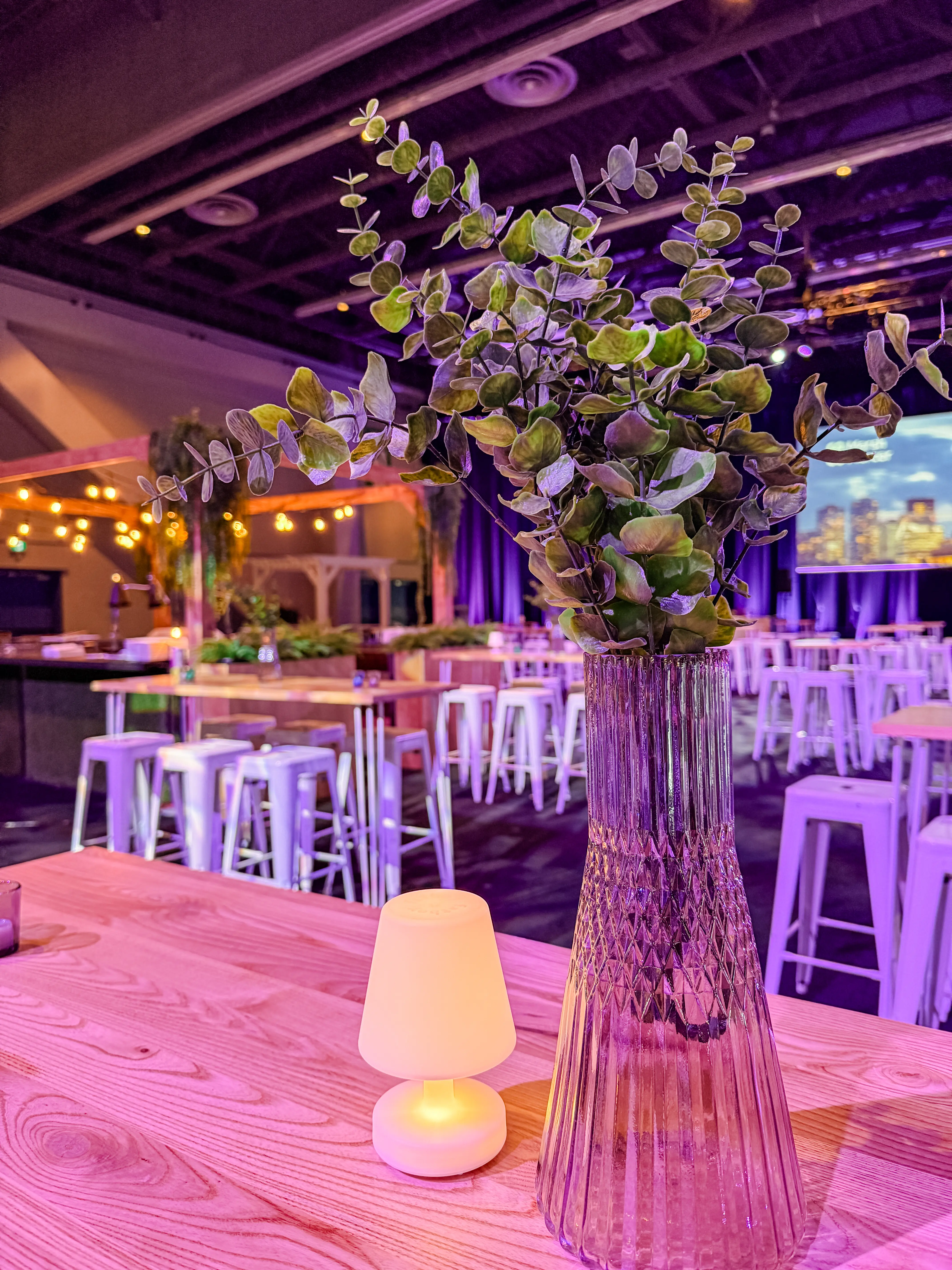 Franklin lampe de table - 3.8" D x 5.9" H - Blanc utilisé dans le cadre de la réalisation Pcm   Canadian Tire Welcome   2025 Versailles FR