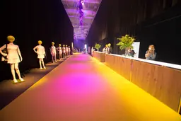 Manhattan bar - 6' - Brown wood used in the inspiration Bar Manhattan Bois Brun Copie