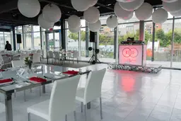 Milan chair - White used in the inspiration Chaise Cuir Blanc Mariage