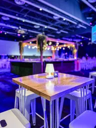 Loft stool - White used in the inspiration Pcm   Canadian Tire Welcome   2025 Oslo Carré EN