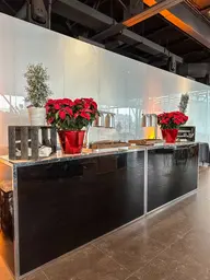 Manhattan bar - 6' - Black used in the inspiration Cs Belvédère Bar Noir Station EN