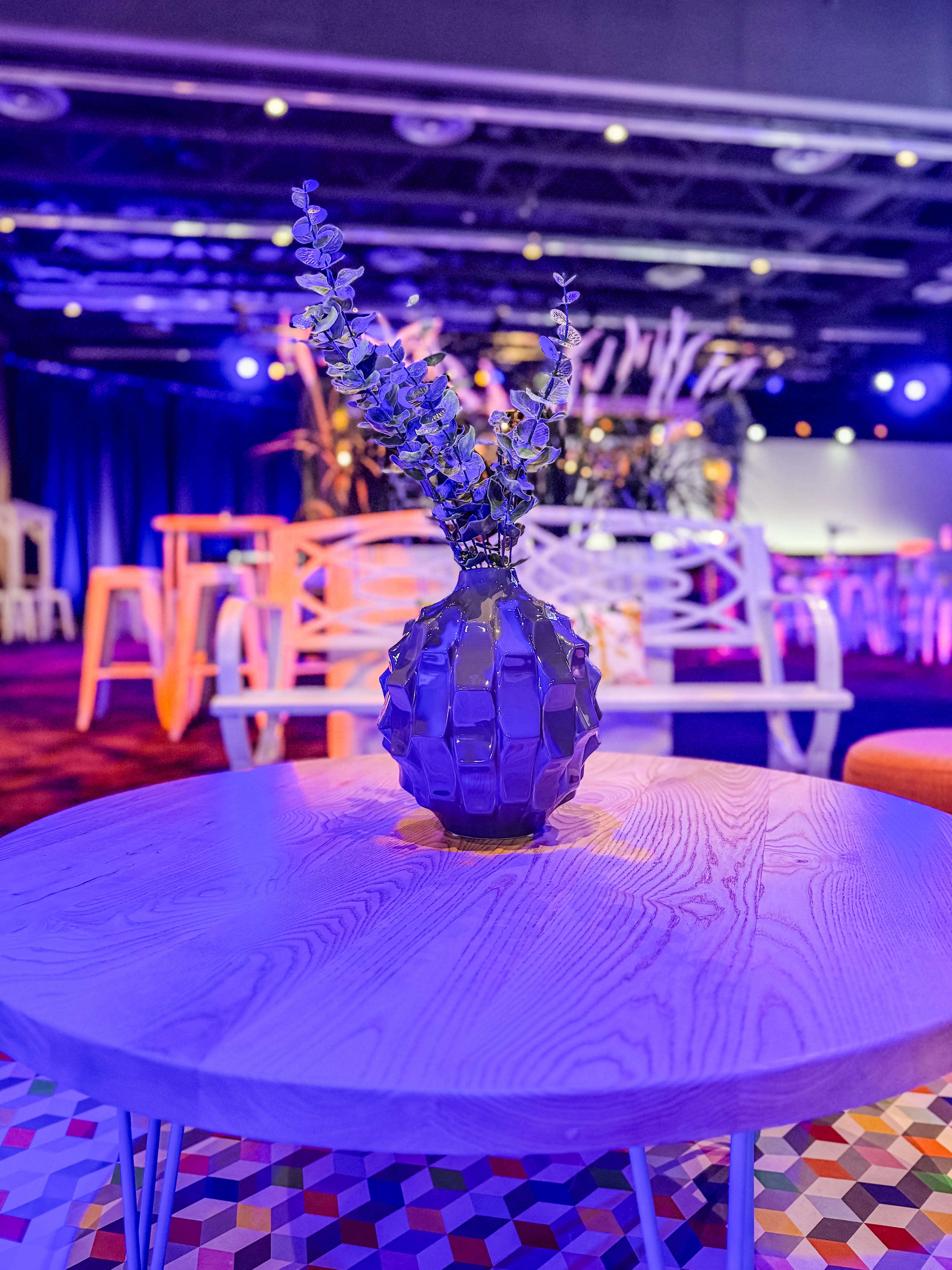 Pino - Vase - 9’’ D x 10’’ H - Charcoal utilisé dans le cadre de la réalisation Pcm   Canadian Tire Welcome   2025 Pino FR