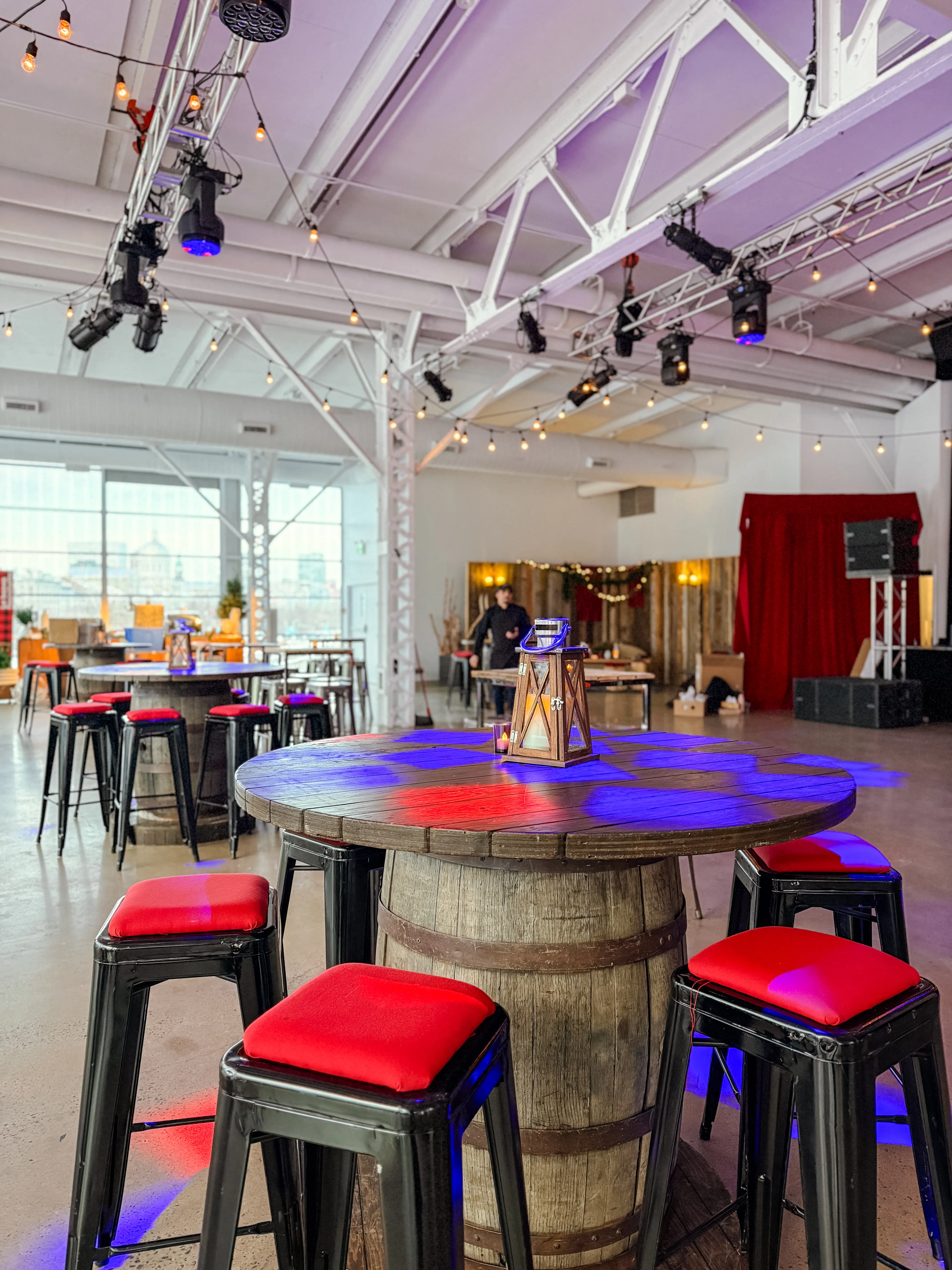 Loft stool - Black used in the inspiration Centre Des Sciences Tonneau Loft Nour EN
