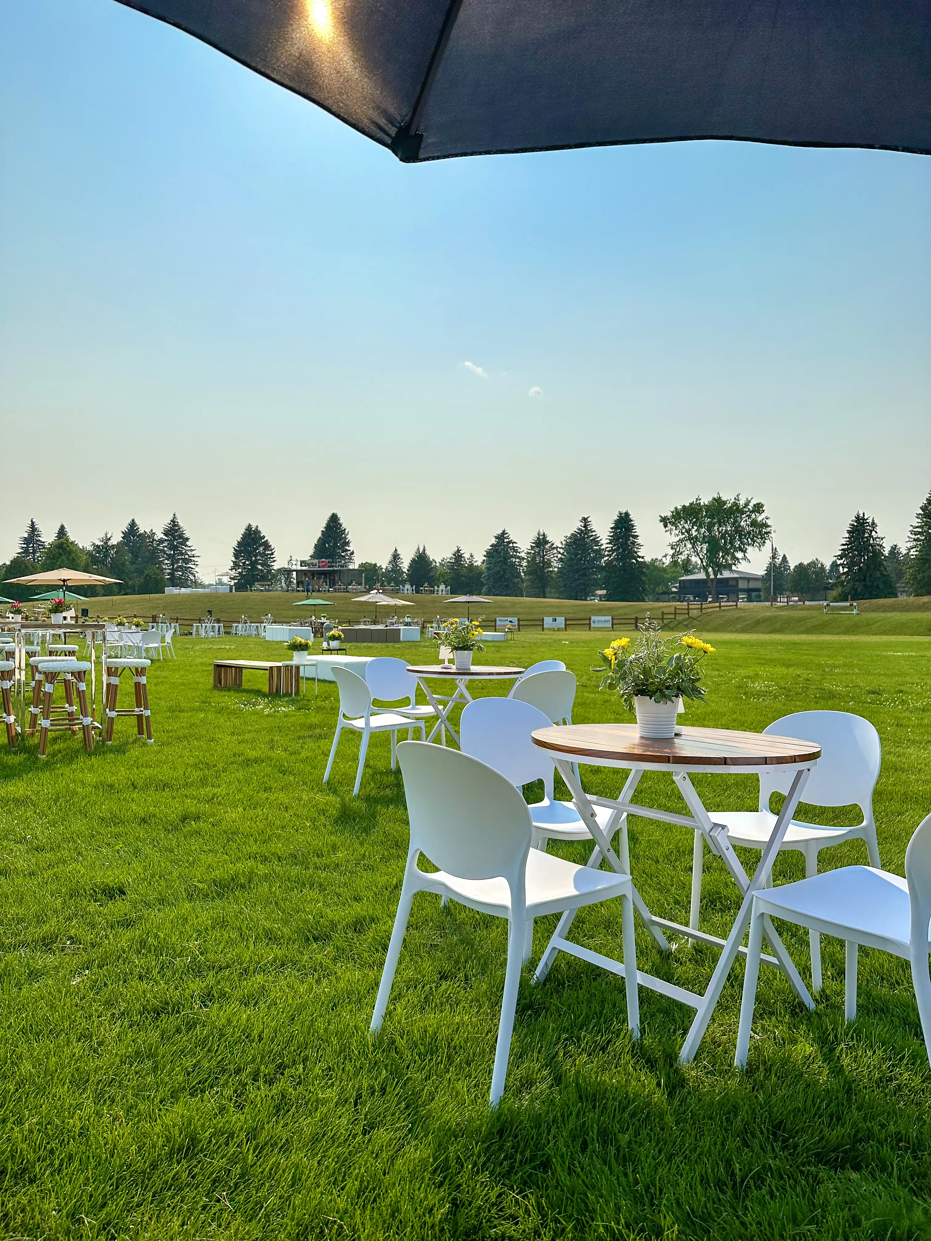 Atwater umbrella - 9' Dia x 8' H - Navy blue used in the inspiration Welsey Clover Park Img 2489 EN