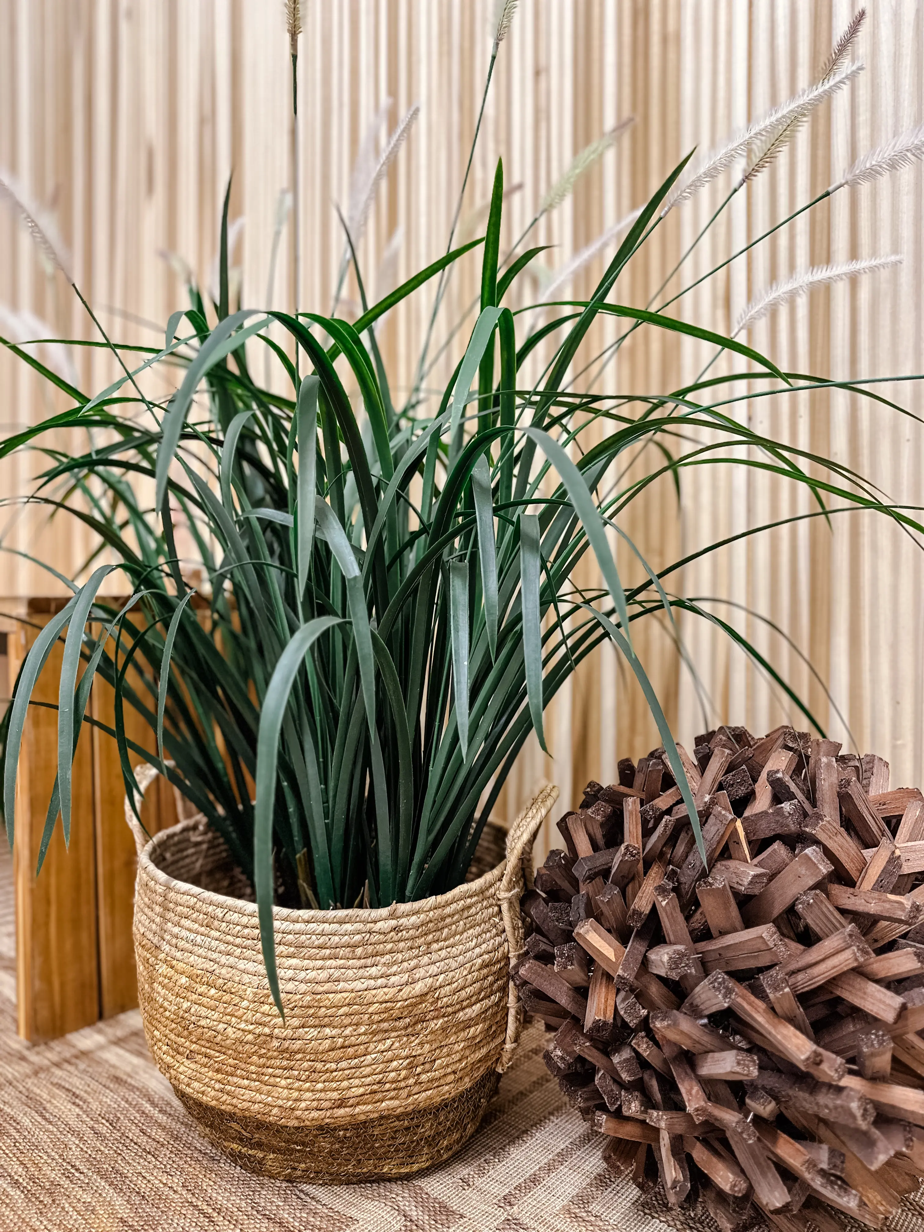Artificial Cattail plant - 37" H - Green used in the inspiration Accessoires 001 EN