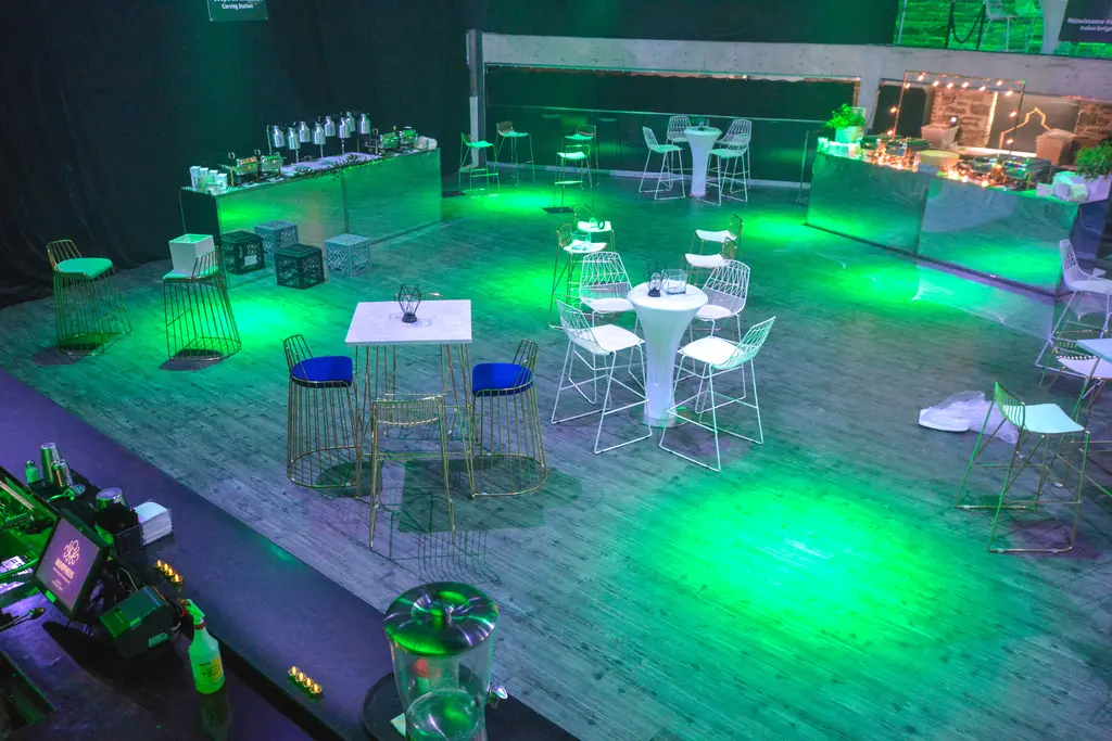 Tabouret Alexandria Table Oslo Table Lumina