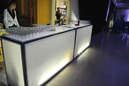 Manhattan bar - 6' - White used in the inspiration Bar Lumineux Blanc