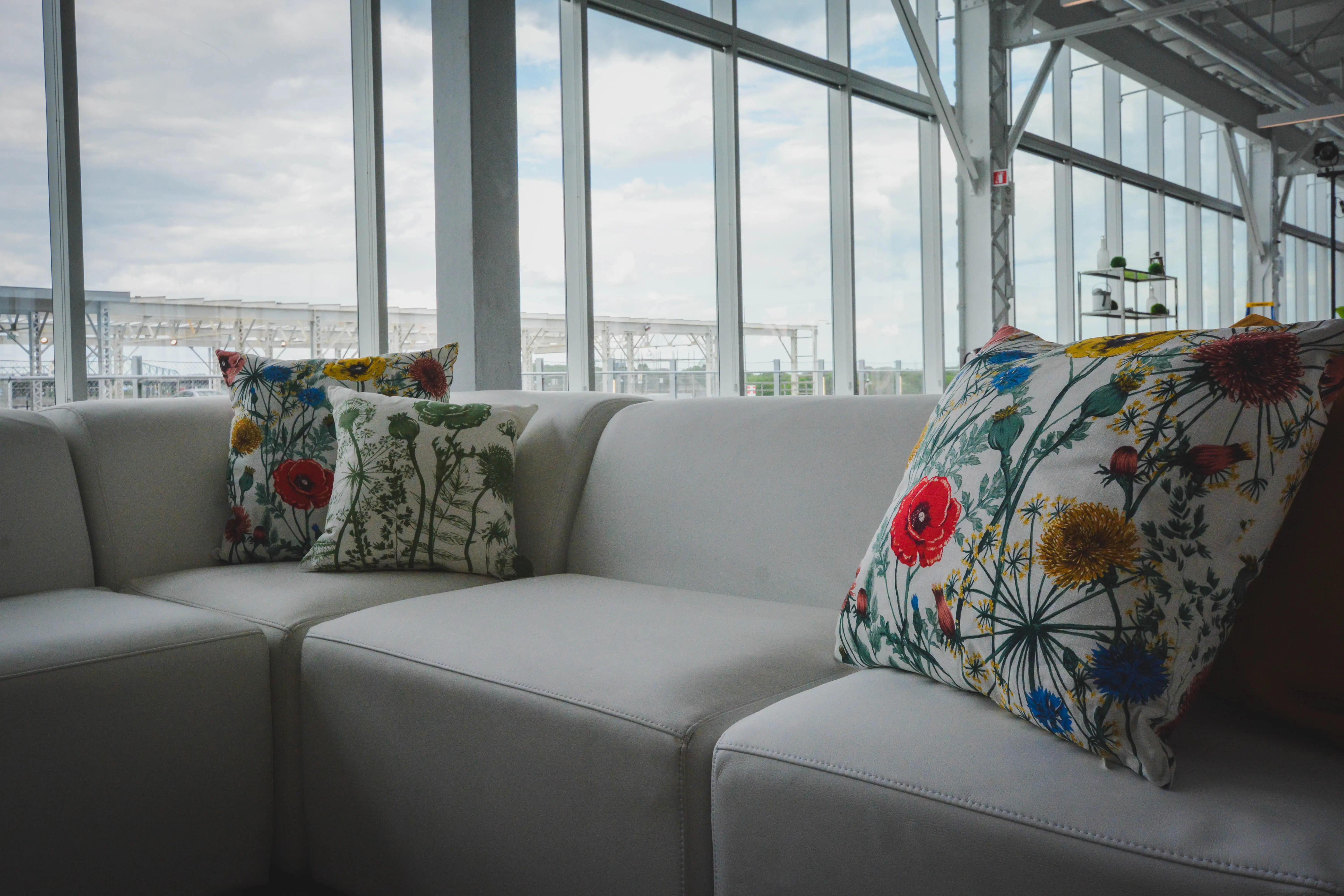 Cushion flower design - 16" L x 16" H - Green used in the inspiration Sofa Fidji