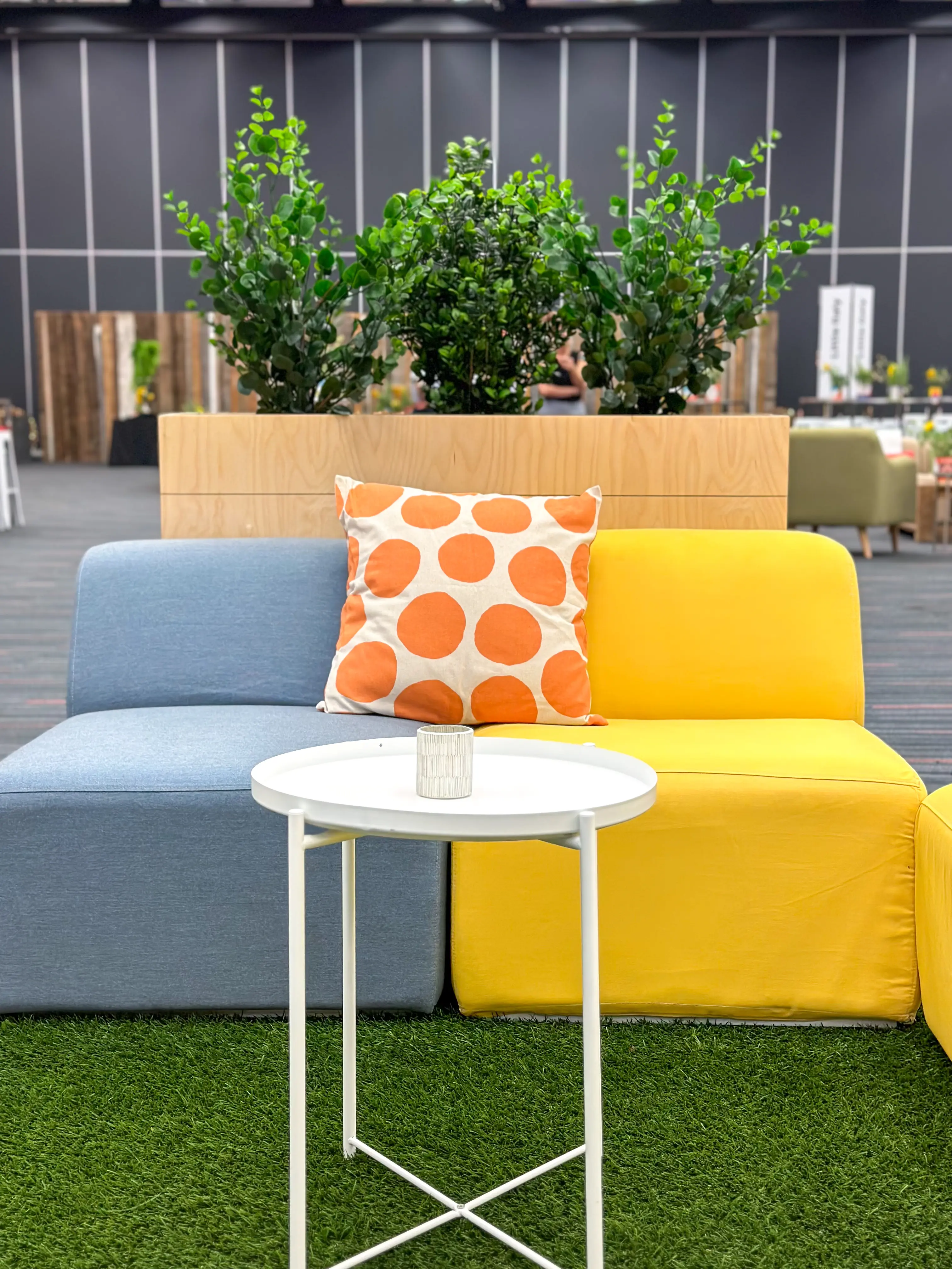 Cushion small dot design - 20'' x 20'' - Orange used in the inspiration Palais Congès Img 3276 EN