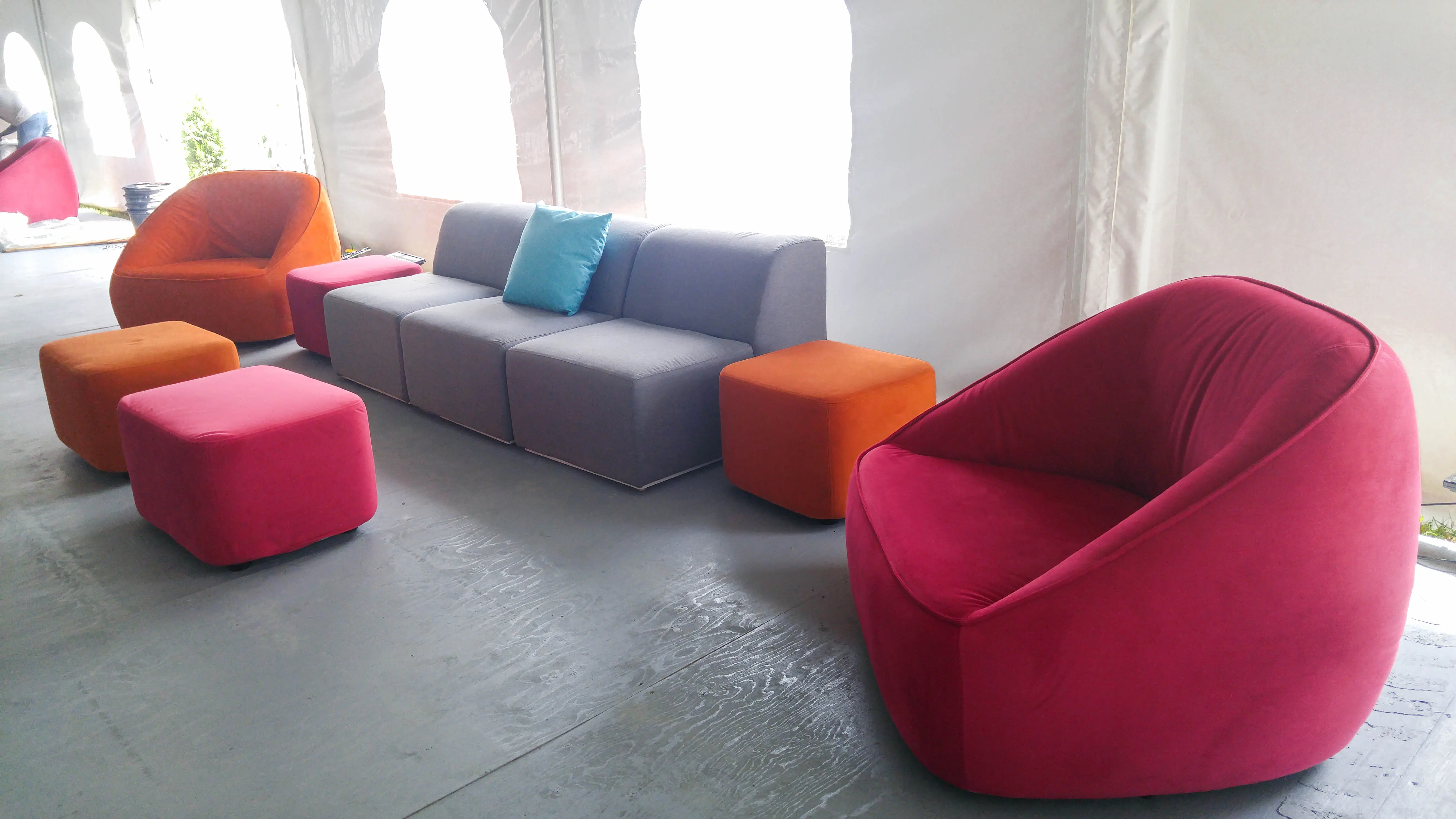Malibu - Square pouf - Pink used in the inspiration Malibu Rose Orange Fidji Centre Gris