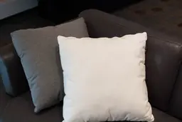Fidji coussin - Blanc utilisé dans le cadre de la réalisation Dx Coussin Collection Fidji Blanc Gris