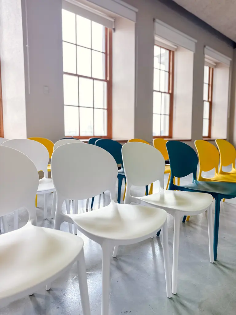 Marché Bonsecours   Chaise Andy Blanc Sarcelle Jaune FR