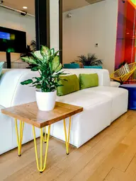 Oslo - End table - 18'' L x 18'' W x 16'' H - Yellow & Natural wood used in the inspiration Oslo Jaune Fidji Cuir Blanc Acapulco