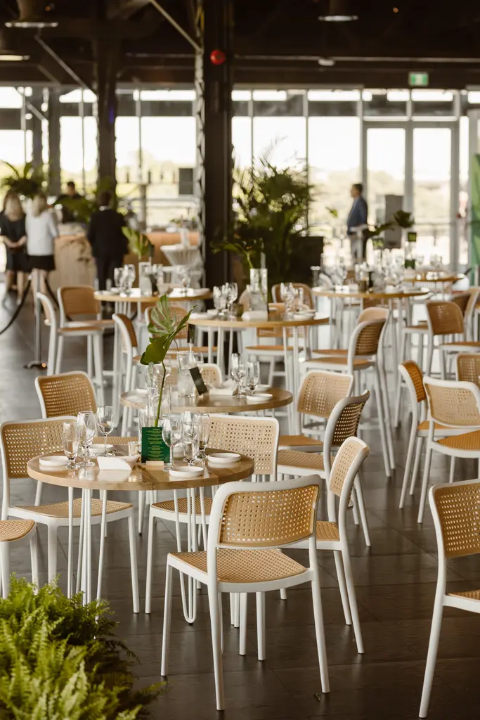 Chaise Marseille Blanc Table Oslo Bistro Ronde Blanc Centre Des Sciences 2