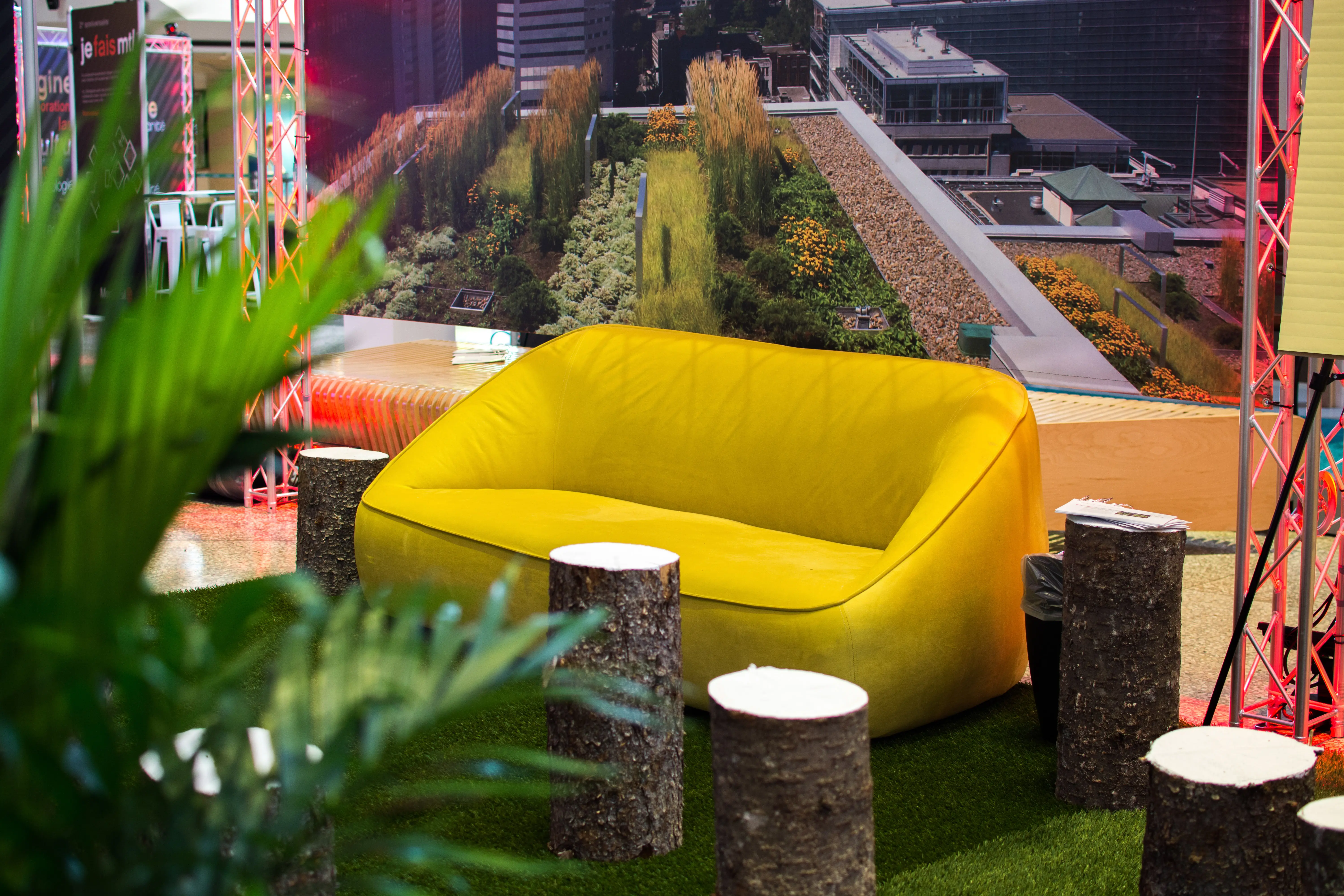 Malibu - Trio - Yellow used in the inspiration Sofa Malibu Jaune Tapis Gazon