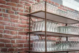 Bronx bar back - Rusty metal & white wood used in the inspiration Etagere Hampton Vintage