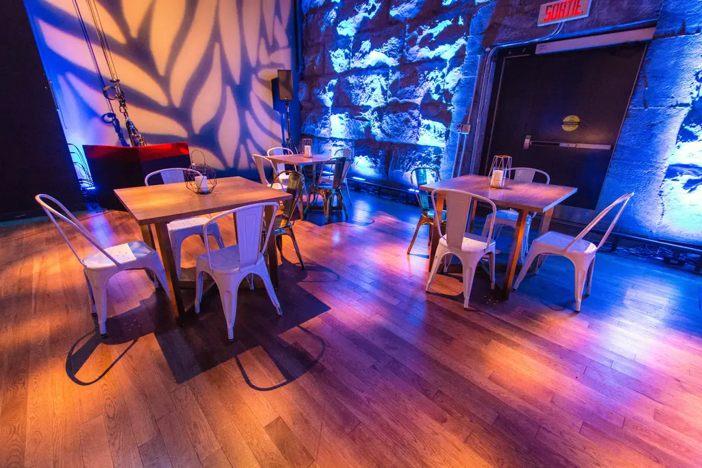 Table Bistro Victoria Chaise Loft