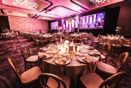Bombay chair - Off-white used in the inspiration Hilton   Aogq   Gala 2025 1 EN
