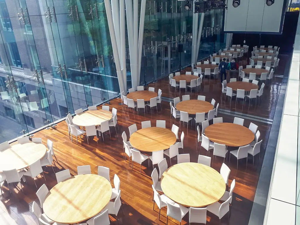 Chaise Milan Table Oslo Banquet 3