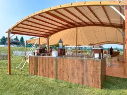 Manhattan bar - 6' - Brown wood used in the inspiration Welsey Clover Park Img 2451 EN