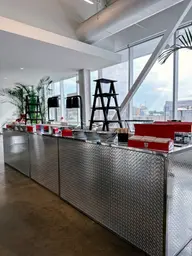 Manhattan bar - 6' - Checker plate used in the inspiration Grand Quai Terminal 1   Bar Checkered Plate EN