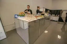 Manhattan bar - 6' - Checker plate used in the inspiration Bar Acier Buffet