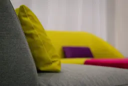 Malibu - Coussin - Jaune groseille utilisé dans le cadre de la réalisation Pub Coussin Jaune Malibu