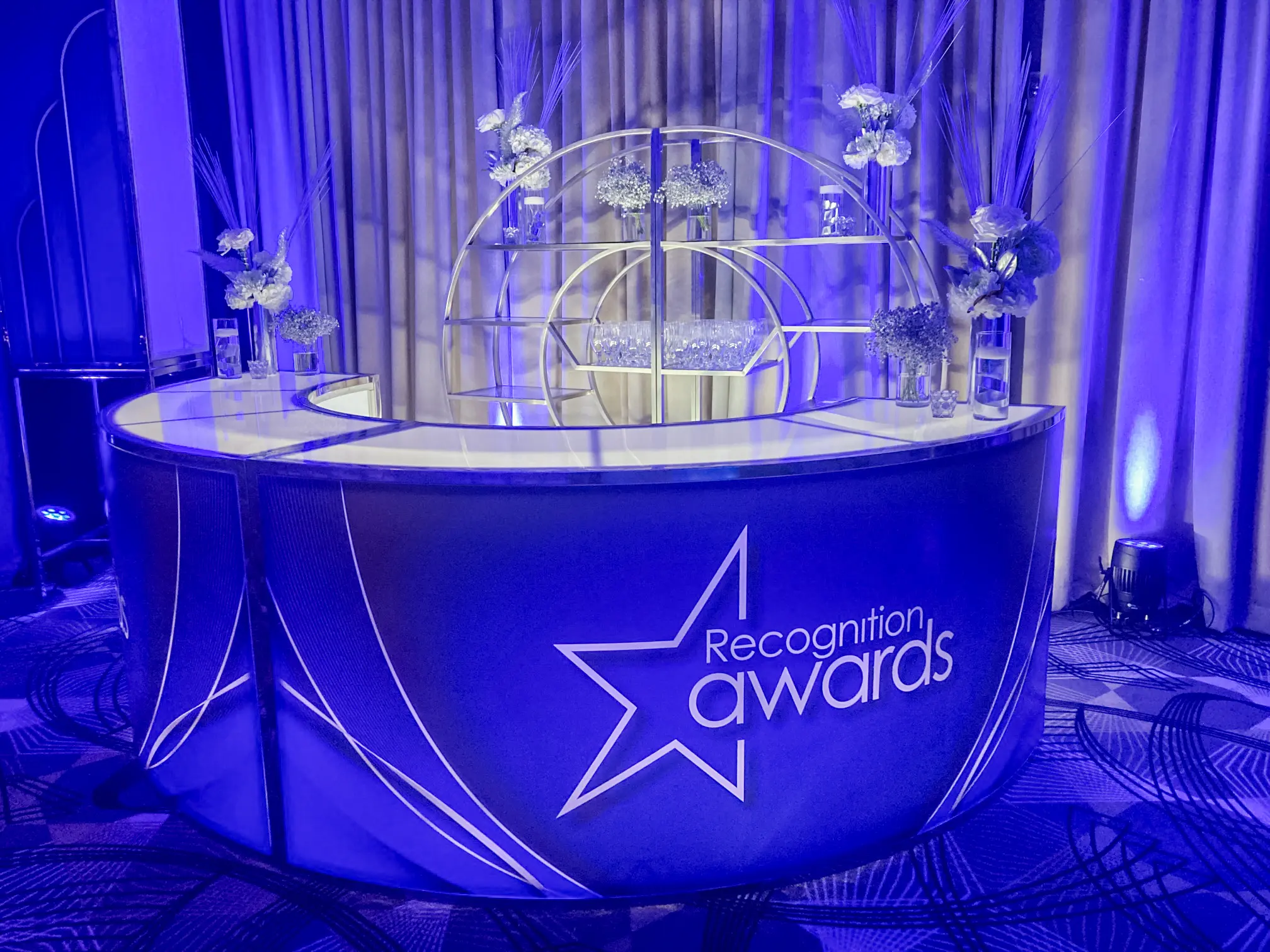 Dubai bar back - Duo - Glass used in the inspiration William Grey   Abbot Dubai EN