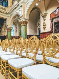 Bombay chair - White used in the inspiration Pub Chaise Bombay