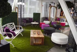 Central Park bench - White used in the inspiration Banc Parc Blanc Pouf Vogue Tapis Gazon