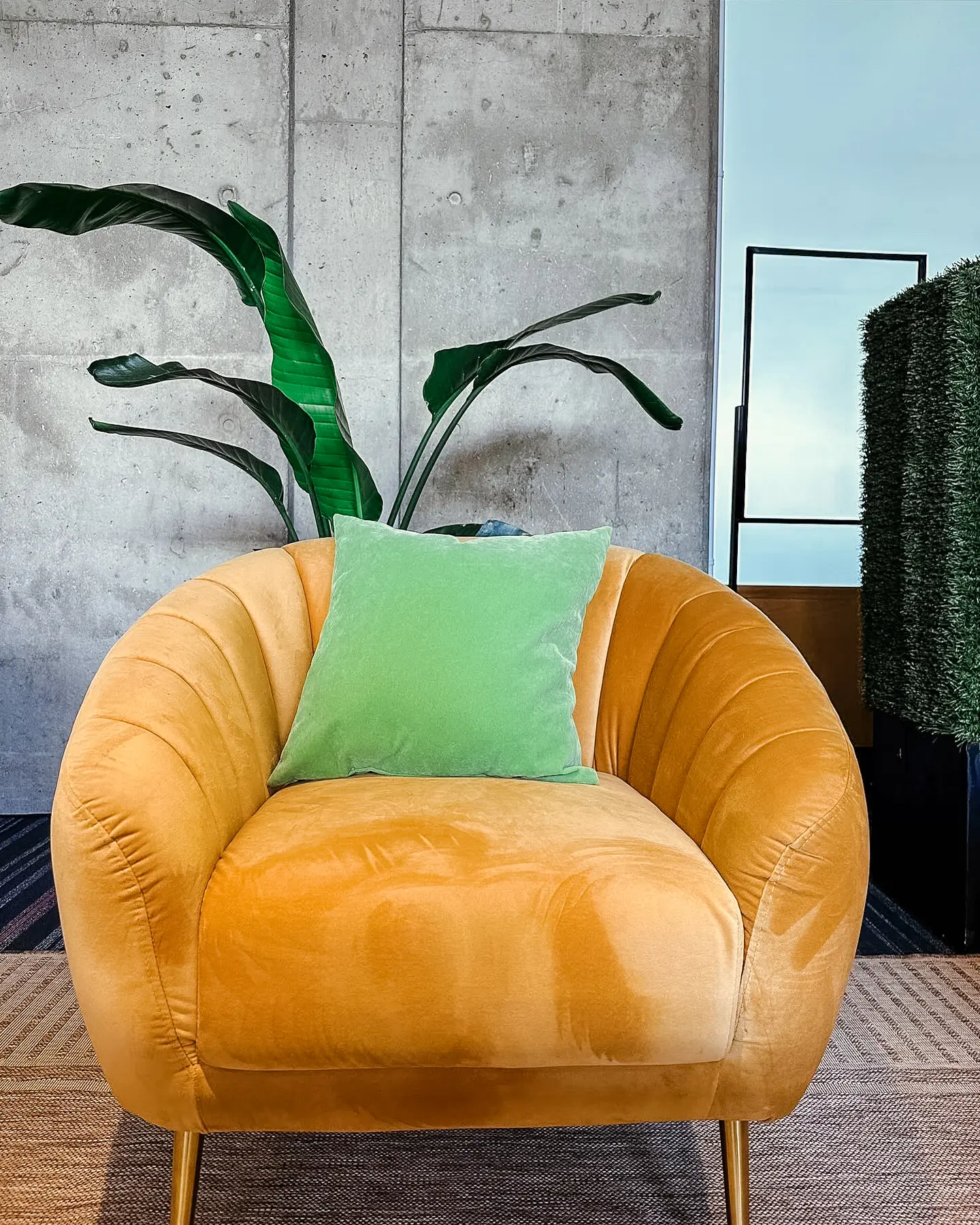 Adaline - Fauteuil - Jaune ocre utilisé dans le cadre de la réalisation Palais Des Congrès Adaline FR