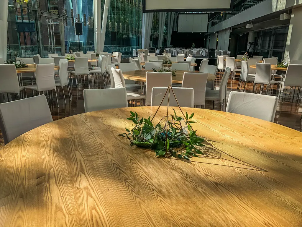 Chaise Milan Table Oslo Banquet