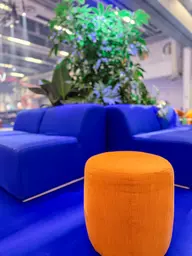 Fidji - Centre - Bleu royal utilisé dans le cadre de la réalisation Pcm   All In 2025 Pouf Paloma Orange FR