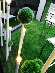 Boule végétale artificielle - 6" D - Gazon utilisé dans le cadre de la réalisation Box Gazon