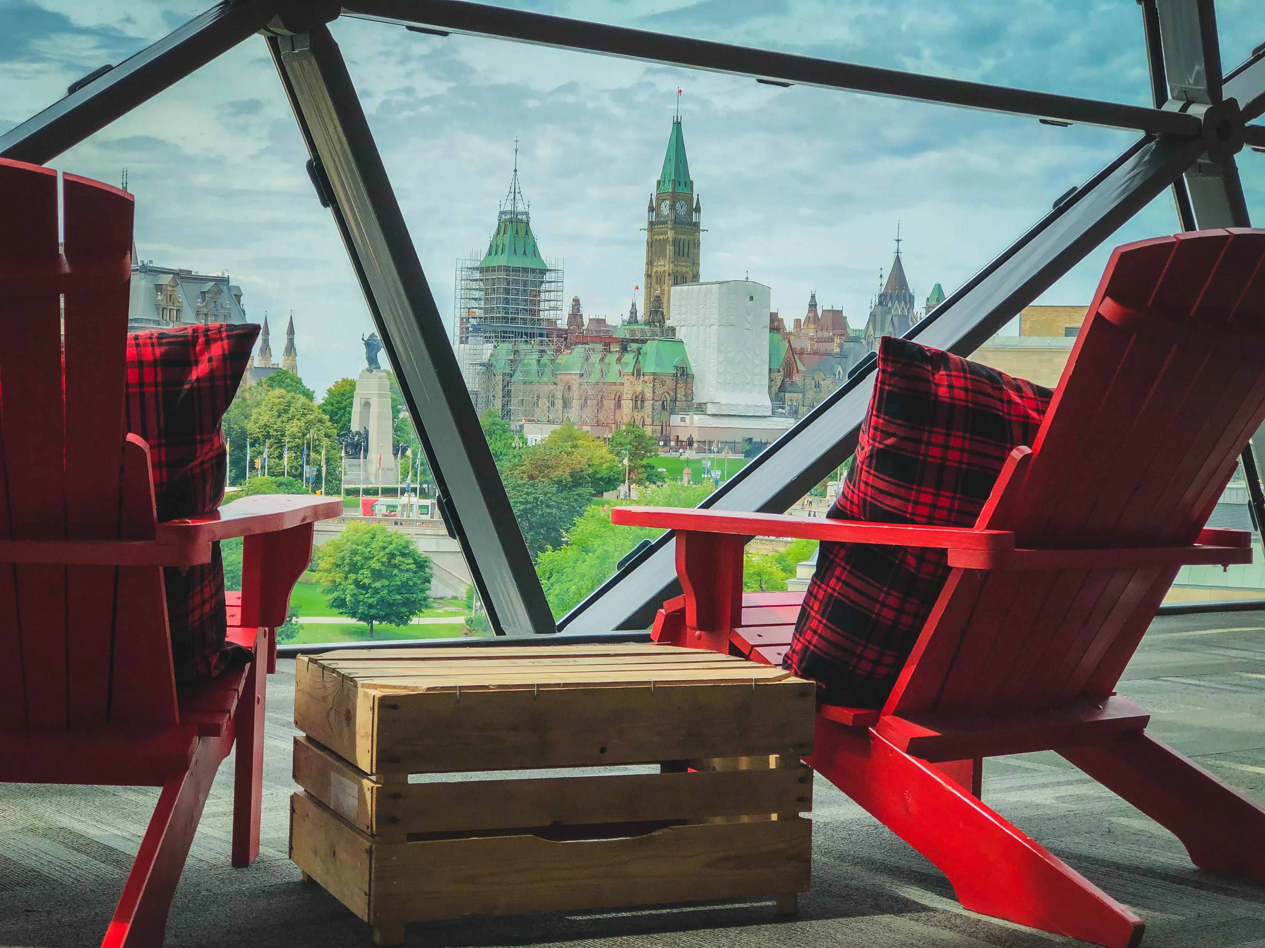 Coussin - Carreauté - Rouge et Noir utilisé dans le cadre de la réalisation Chaise Adirondack