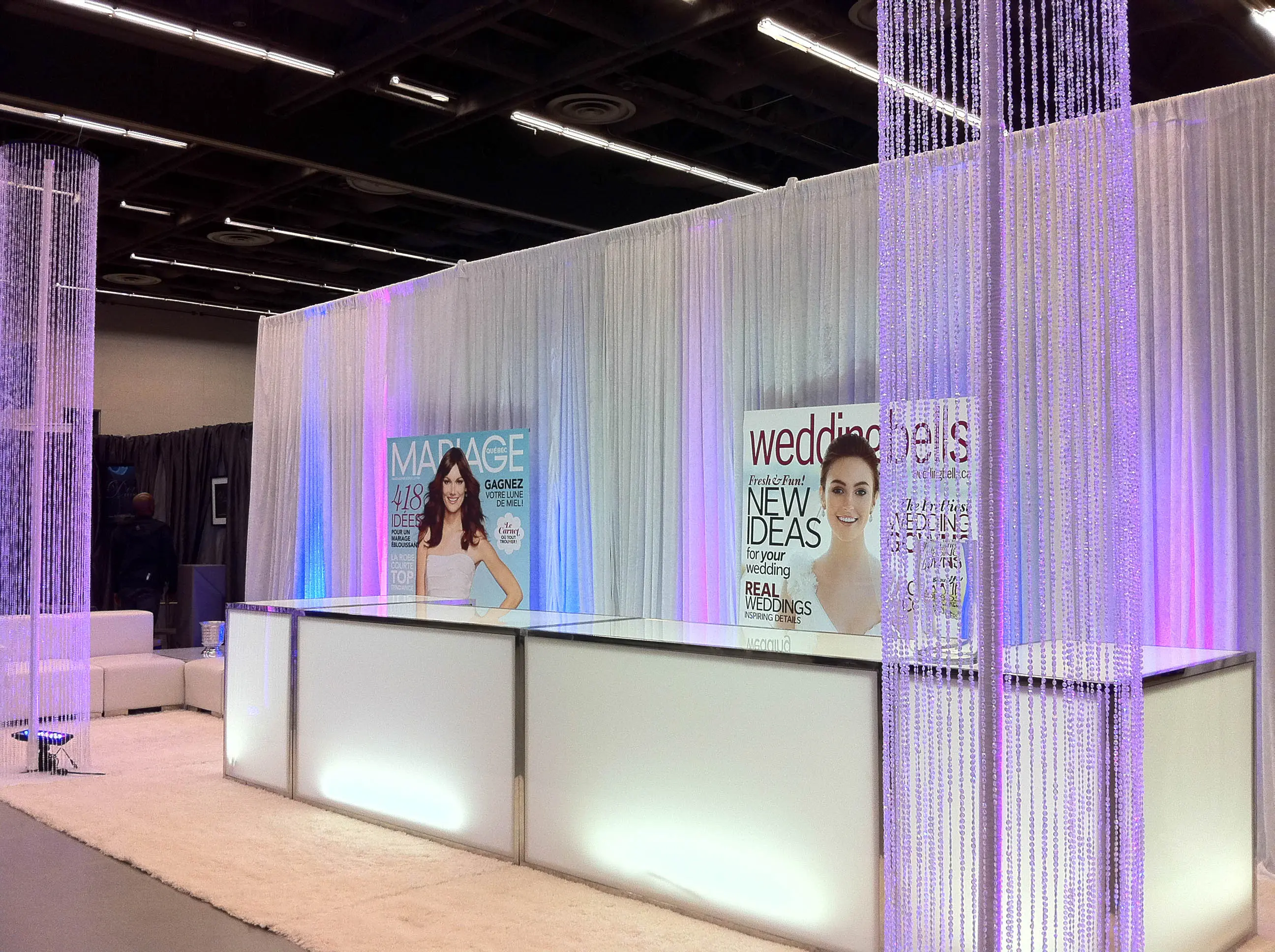 Velvet curtain (WITH STRUCTURES) - 8-12' L x 8-14' H - 15oz IFR - White used in the inspiration Kiosque Mariage Quebec Bar