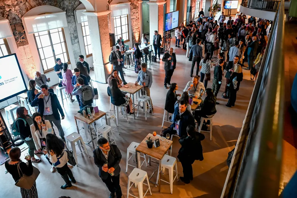 Marché Bonsecours_Effervescence_Tonic_Bois_Loft_Blanc_Noir_2