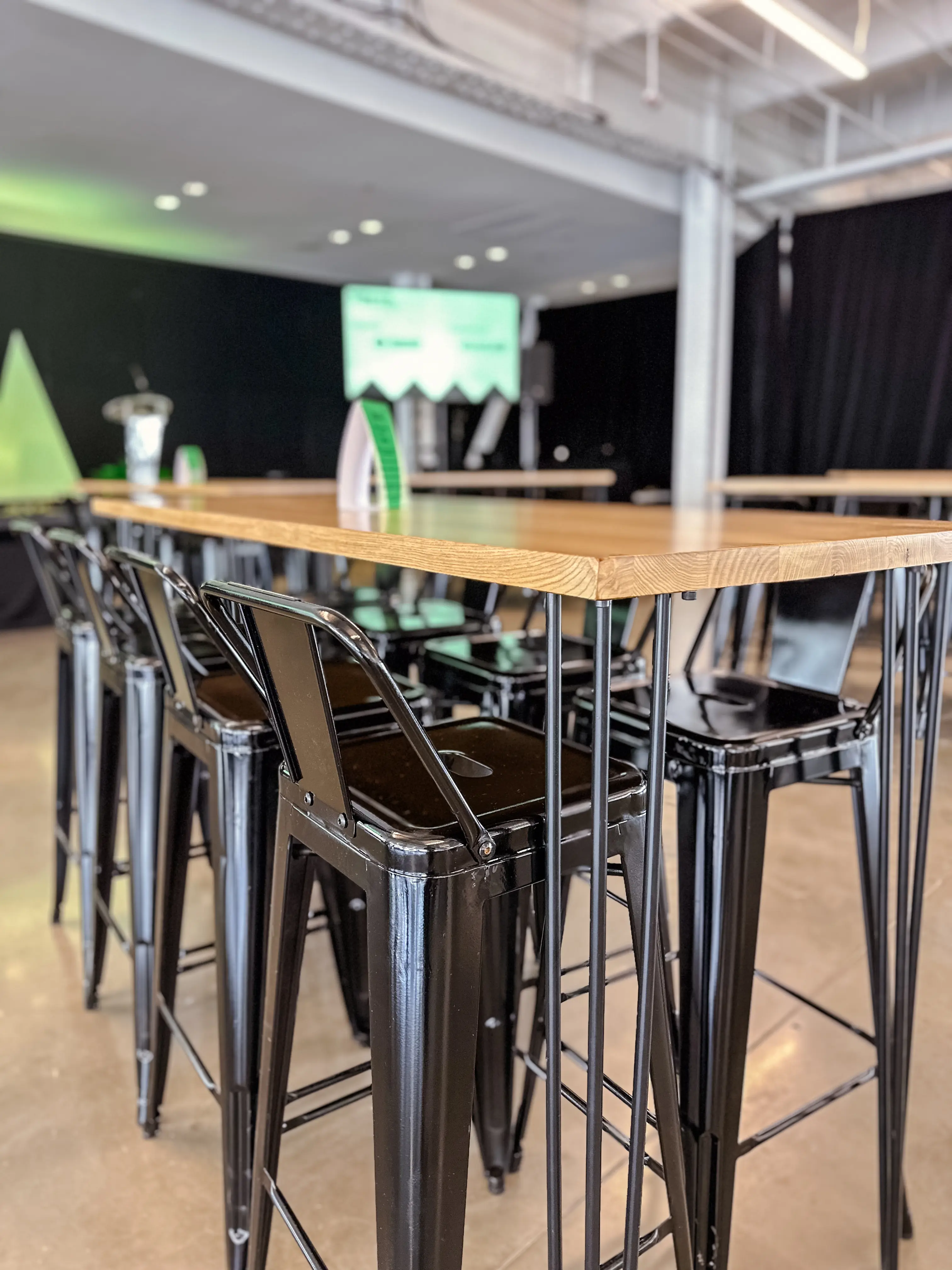 Loft stool - WITH back - Black used in the inspiration Grand Quai Terminal 1 Oslo Noir Loft EN