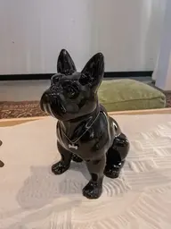 Chien géométrie - Noir utilisé dans le cadre de la réalisation Grand Quai Chien FR