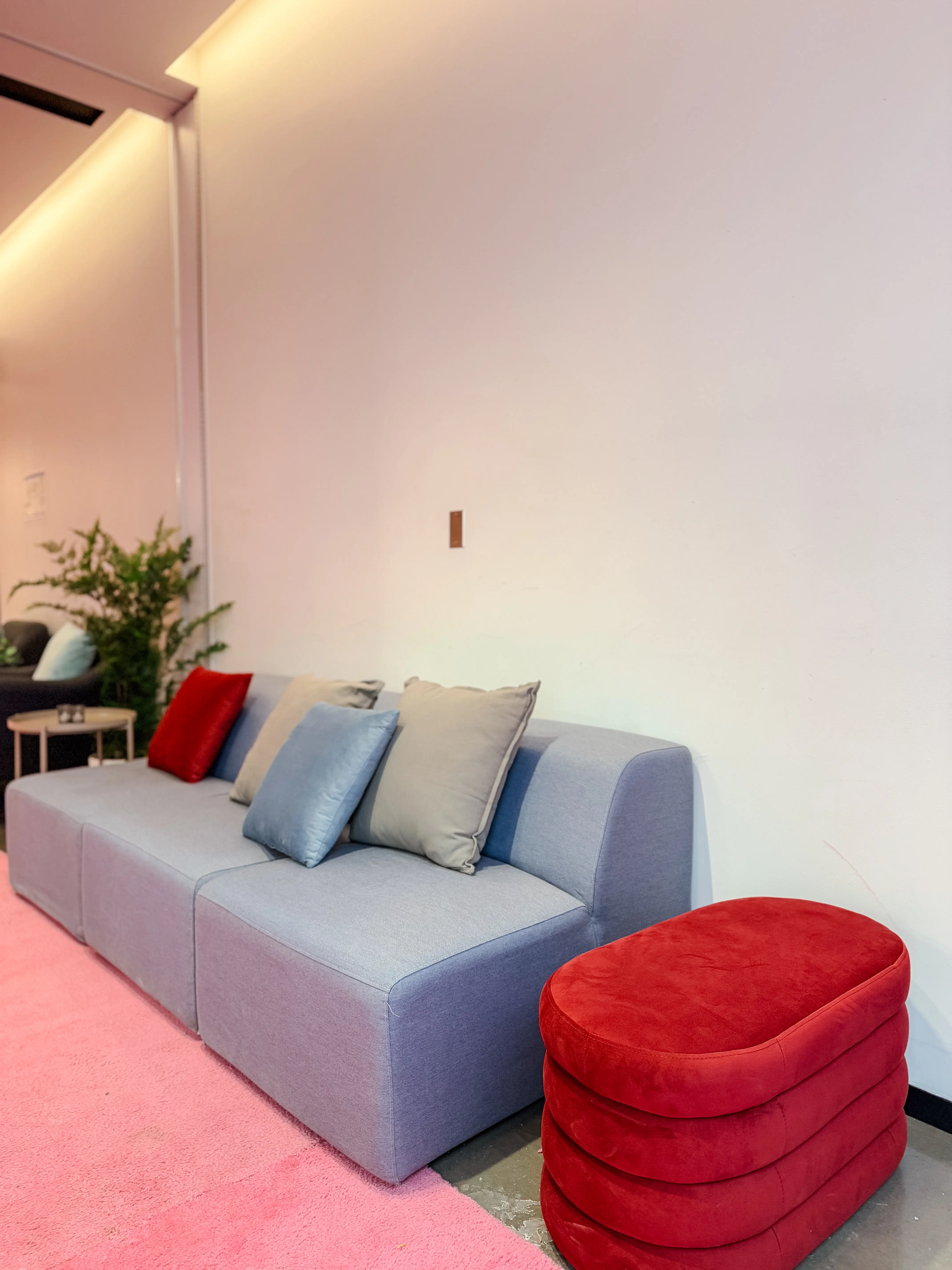 Stella cushion - Grey blue used in the inspiration Grand Quai   Expérience 2025 Stella Fidji EN