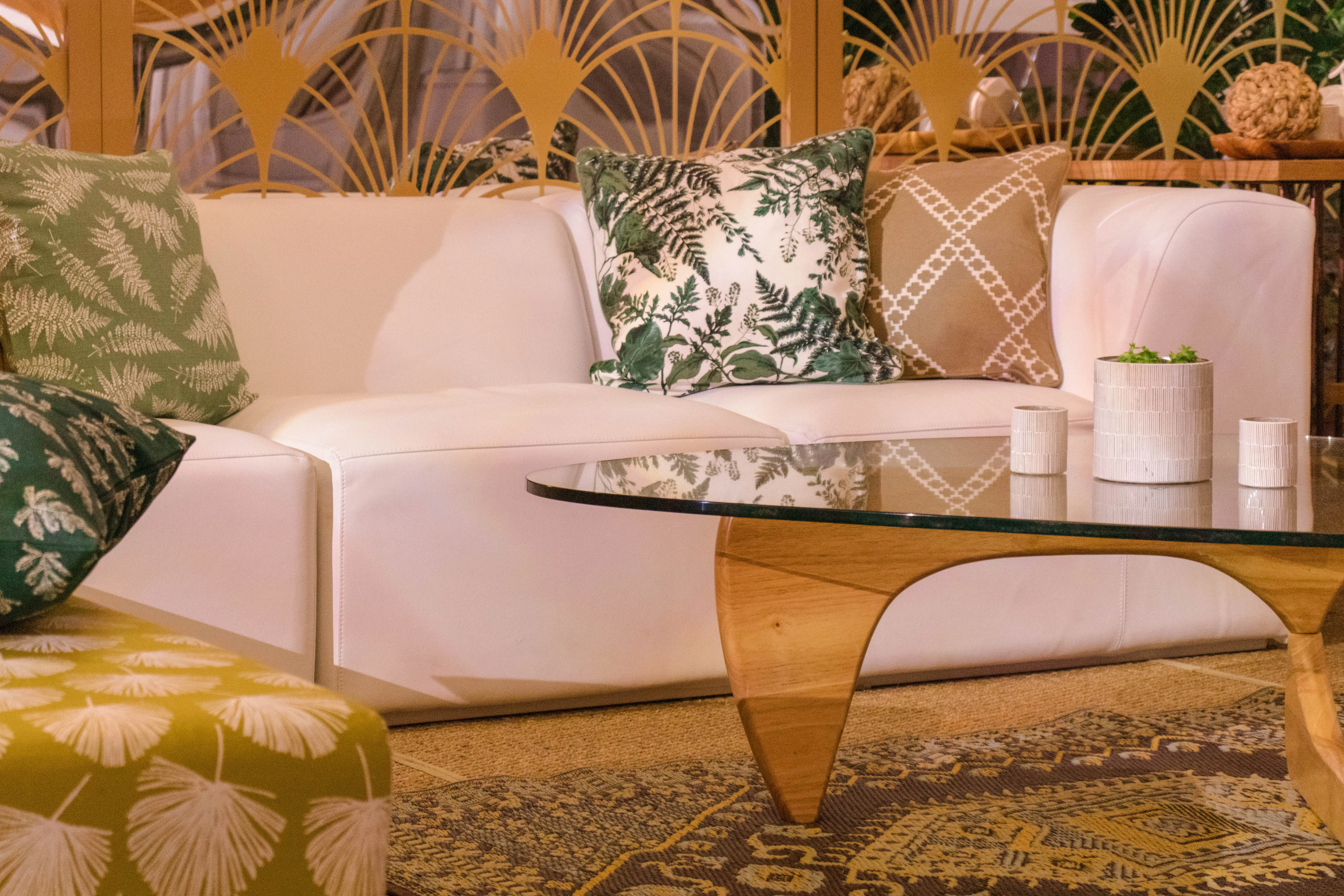 Kimono table basse - Bois utilisé dans le cadre de la réalisation Lounge Fidji Cuir Coussin Fleur 2