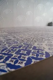 Lisboa plancher - 6'6" L x 10' l - Bleu & Blanc utilisé dans le cadre de la réalisation Plancher Lisboa FR