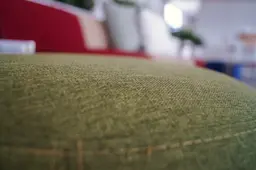 Paloma pouf - Petit - Vert mousse utilisé dans le cadre de la réalisation Paloma Vert Close Up FR