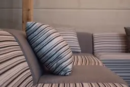 Fidji - Centre - Gris utilisé dans le cadre de la réalisation Lounge Fidji Gris Porto Poivre