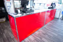 Manhattan bar - 6' - Red used in the inspiration Bar Service Rouge