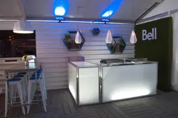 Mcfly pendant lamp - 9" Dia x 16" H - White used in the inspiration Bar Manhattan Blanc Mur Gazon