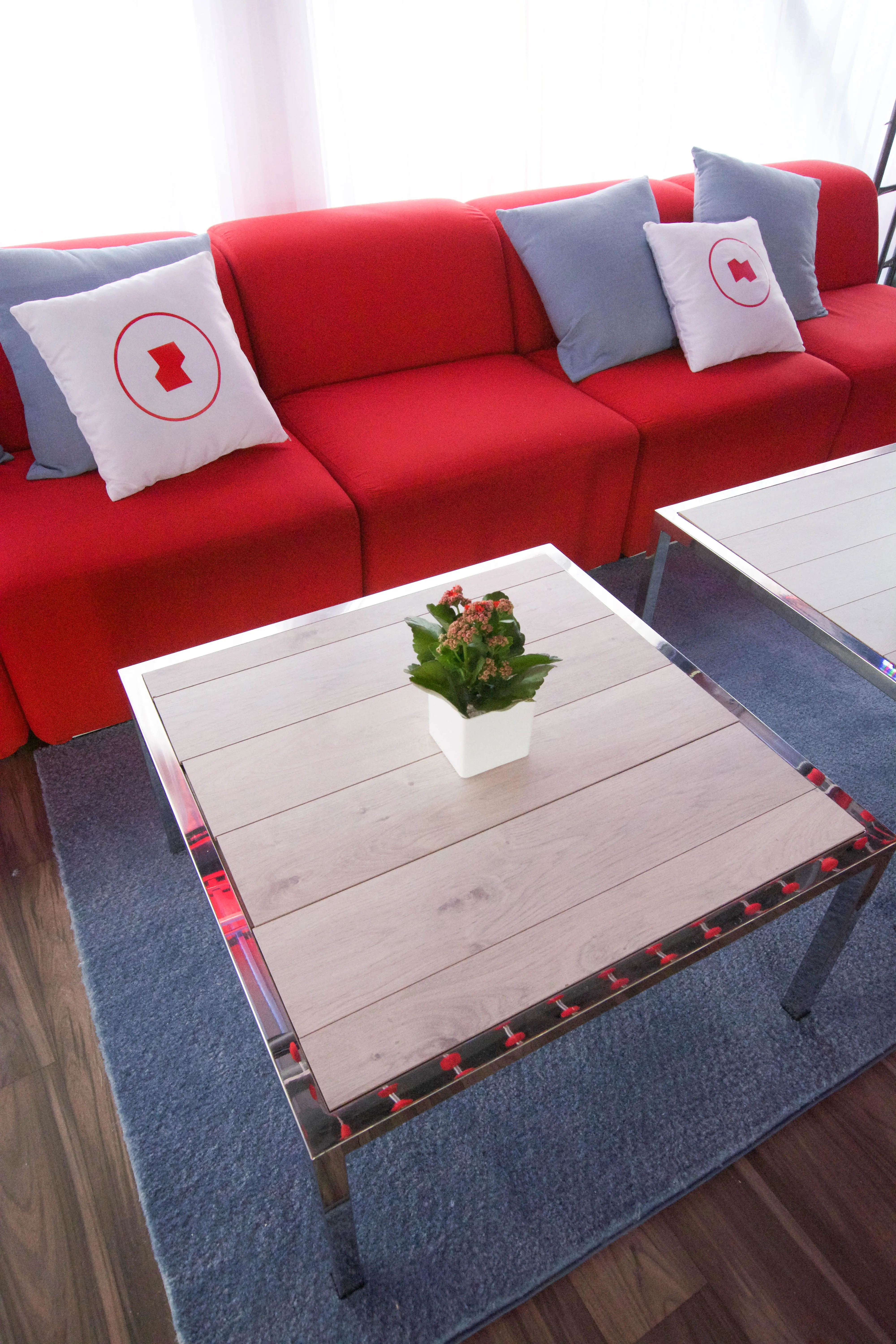 Mezzo coffee table - White wood used in the inspiration Lounge Fidji Rouge Mezzo Bois Blanc