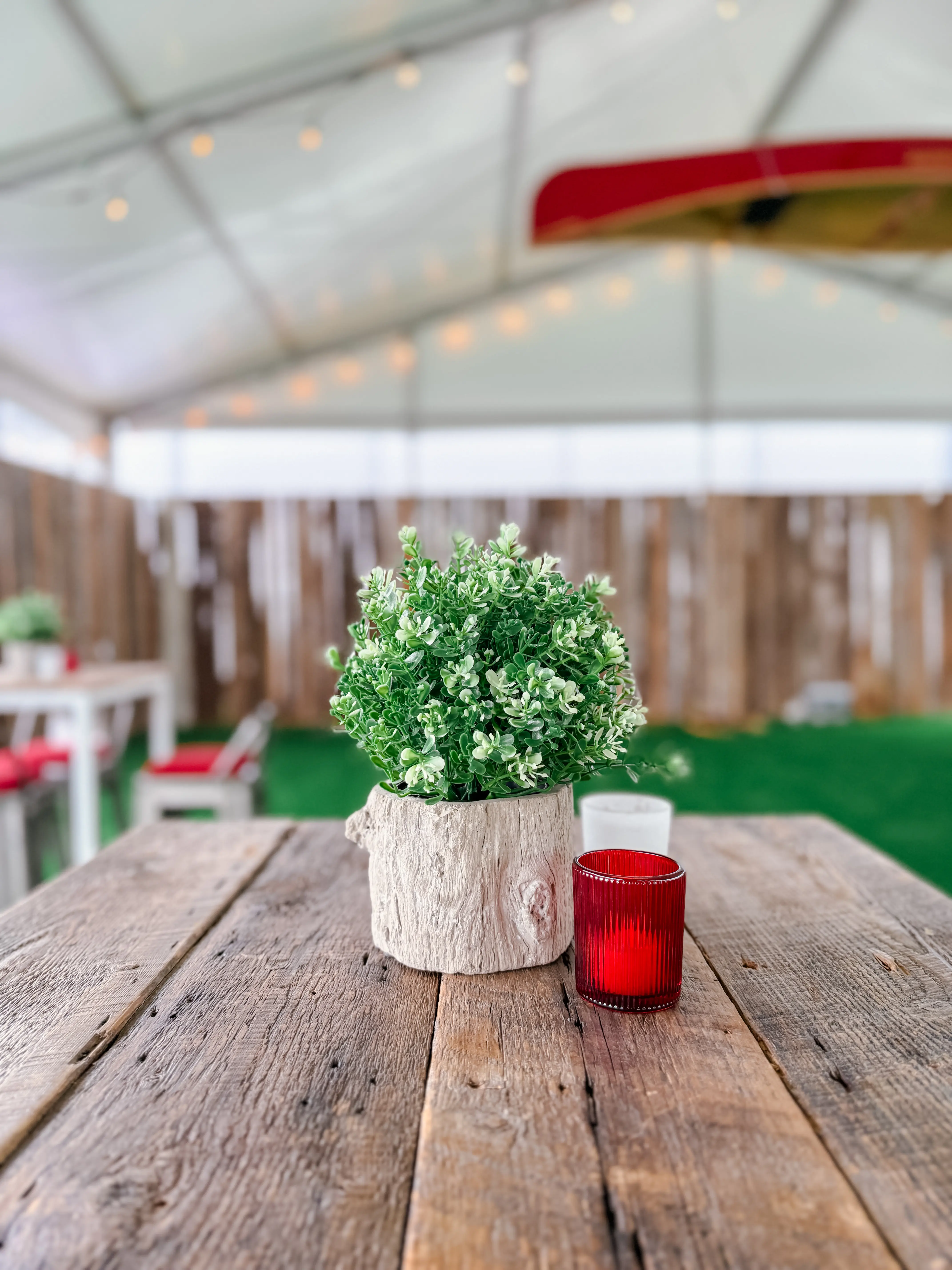 Tonic - Cocktail table - White & Barn wood used in the inspiration Parc Jean Drapeau   Circuit Gilles Villeneuve   Gp 2025 Écorce EN