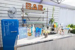 B-A-R sign - Rust used in the inspiration Lettres Bar Bar Manhattan Bois Hampton